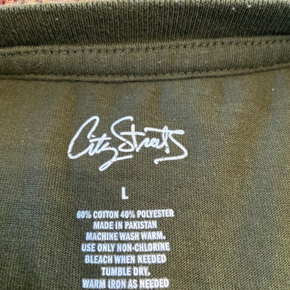 City Streets Short Sleeve Tee Shirt Size L - Picture 2 of 4
